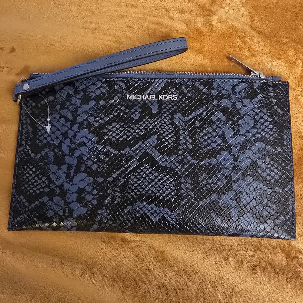 NWOT Michael Kors Wristlet - Picture 1 of 4